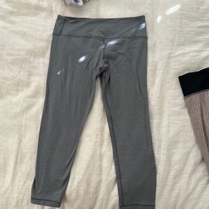 Vuori leggings size large in gray
